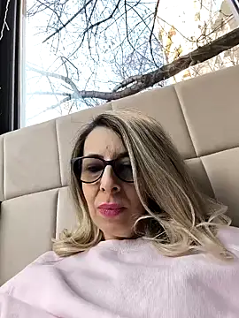 Snapshot of SukyGirl chatting on February 10, 2025, 12:39 pm SukyGirl online show from February 10, 2025, 12:39 pm