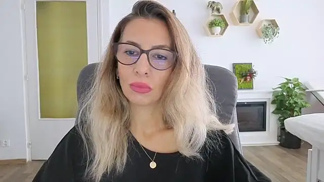 SukyGirl online show from September 23, 2025, 6:53 am