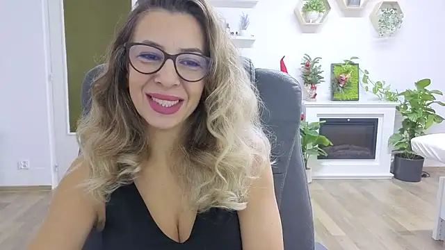 SukyGirl online show from November 25, 2025, 8:58 am