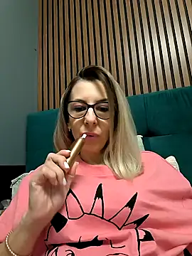 Snapshot of SukyGirl chatting on January 30, 2025, 9:25 pm SukyGirl online show from January 30, 2025, 9:25 pm