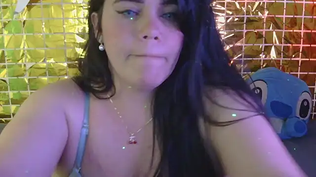 Snapshot of blue_angel33 chatting on February 17, 2025, 1:58 am blue angel33 online show from February 17, 2025, 1:58 am