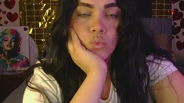 Snapshot of blue_angel33 chatting on March 21, 2025, 1:34 am blue angel33 online show from March 21, 2025, 1:34 am