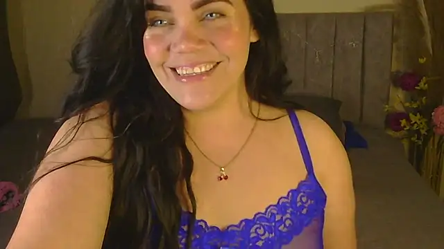 Snapshot of blue_angel33 chatting on September 11, 2025, 2:22 am blue angel33 online show from September 11, 2025, 2:22 am