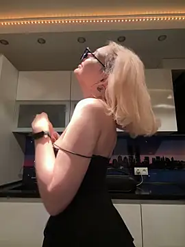 Snapshot of XMelissaX chatting on November 30, 2025, 7:25 pm XMelissaX online show from November 30, 2025, 7:25 pm