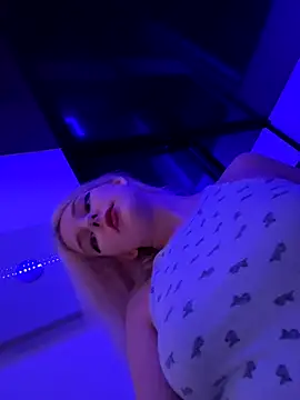 Snapshot of XMelissaX chatting on December 3, 2025, 7:57 pm XMelissaX online show from December 3, 2025, 7:57 pm