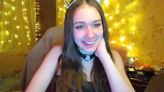 Snapshot of fluffy_kitty_ chatting on December 16, 2025, 11:58 am fluffy kitty online show from December 16, 2025, 11:58 am