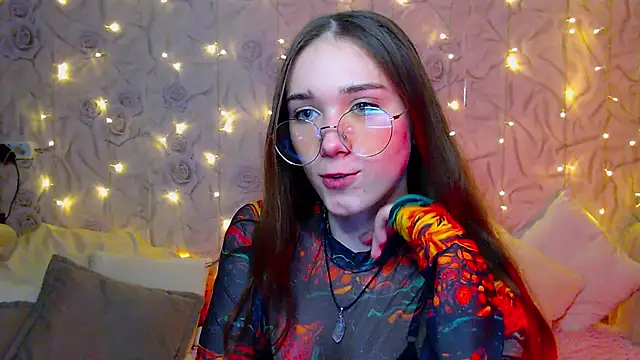 Snapshot of fluffy_kitty_ chatting on October 8, 2025, 1:23 pm fluffy kitty online show from October 8, 2025, 1:23 pm