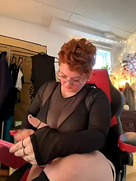 Sweetleeahxx online show from October 21, 2025, 12:48 pm