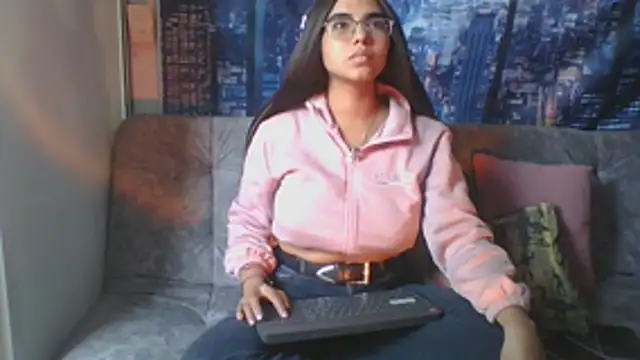 Miapeyton online show from July 17, 2026, 4:04 pm