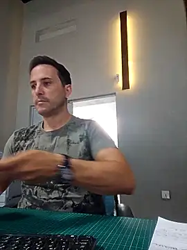 Snapshot of Lucas___81 chatting on October 25, 2025, 7:51 am Lucas   81 online show from October 25, 2025, 7:51 am