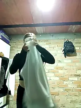 Sara Brownx online show from April 8, 2026, 11:39 pm