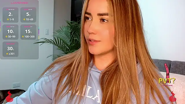 Snapshot of Lucia_star__ chatting on October 11, 2025, 11:17 pm Lucia star   online show from October 11, 2025, 11:17 pm