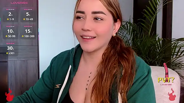 Snapshot of Lucia_star__ chatting on October 26, 2025, 2:39 pm Lucia star   online show from October 26, 2025, 2:39 pm