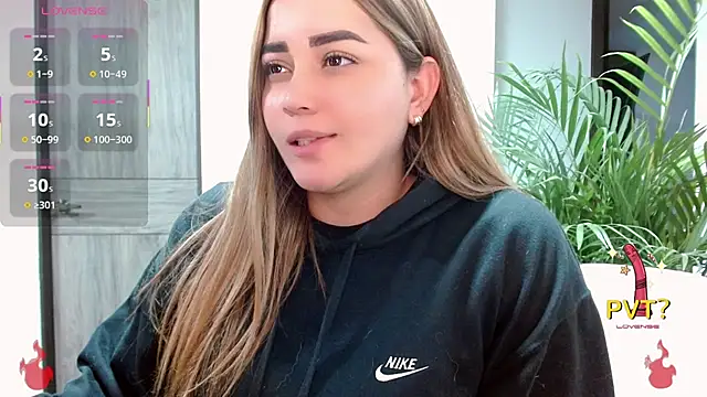 Snapshot of Lucia_star__ chatting on October 31, 2025, 2:30 am Lucia star   online show from October 31, 2025, 2:30 am