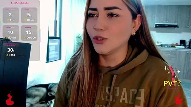 Lucia star   online show from November 20, 2025, 10:31 pm