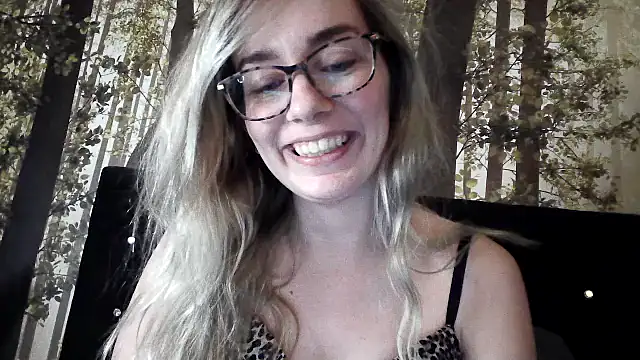 Snapshot of ginachiron chatting on January 26, 2025, 10:02 pm ginachiron online show from January 26, 2025, 10:02 pm