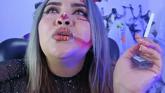 Snapshot of Agatha_humidity chatting on October 5, 2025, 6:04 am Agatha humidity online show from October 5, 2025, 6:04 am