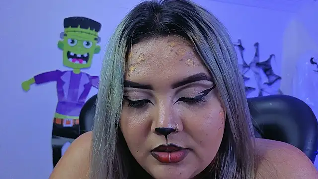 Snapshot of Agatha_humidity chatting on October 8, 2025, 6:59 am Agatha humidity online show from October 8, 2025, 6:59 am