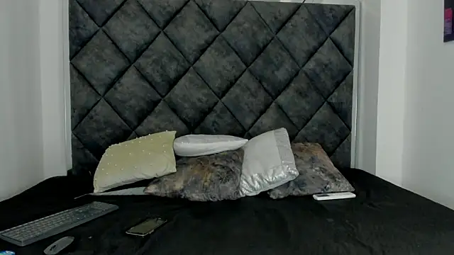 Snapshot of Latrellx7 chatting on September 26, 2025, 3:35 am Latrellx7 online show from September 26, 2025, 3:35 am