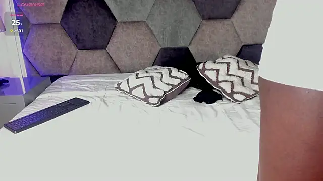 Latrellx7 online show from March 26, 2026, 3:27 am