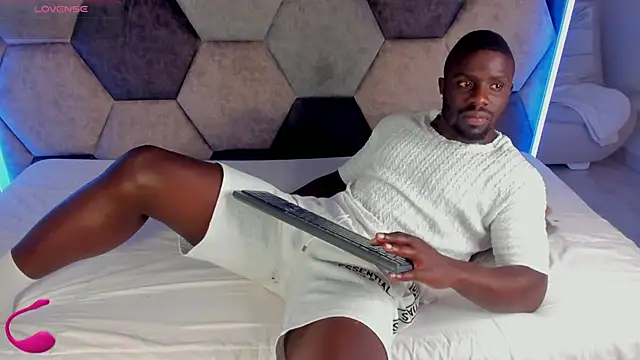 Latrellx7 online show from February 16, 2026, 3:38 am