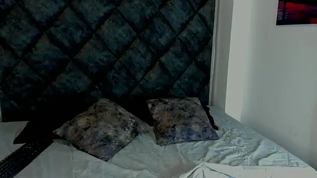 Snapshot of Latrellx7 chatting on September 28, 2025, 4:08 am Latrellx7 online show from September 28, 2025, 4:08 am