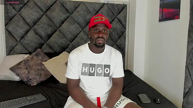 Snapshot of Latrellx7 chatting on September 25, 2025, 3:23 am Latrellx7 online show from September 25, 2025, 3:23 am