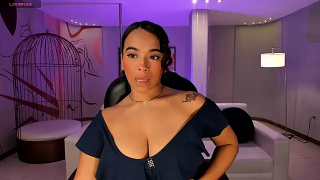 Snapshot of CarlaSmithX chatting on October 14, 2025, 2:34 am CarlaSmithX online show from October 14, 2025, 2:34 am