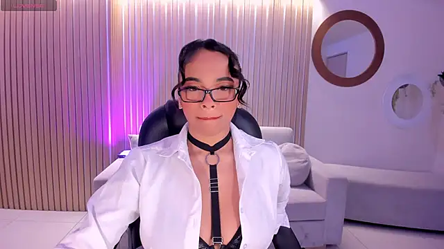 Snapshot of CarlaSmithX chatting on October 16, 2025, 12:02 pm CarlaSmithX online show from October 16, 2025, 12:02 pm