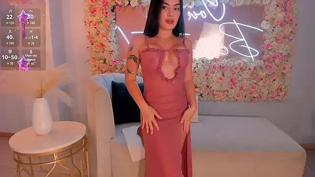 Snapshot of GiaFerrara chatting on October 31, 2025, 4:20 am GiaFerrara online show from October 31, 2025, 4:20 am