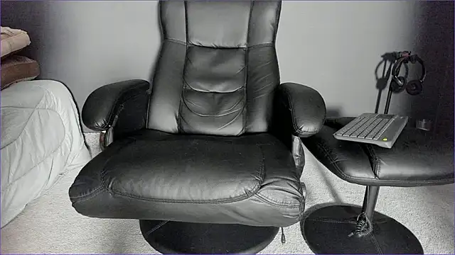 Brock hurn1 online show from February 12, 2026, 12:32 am