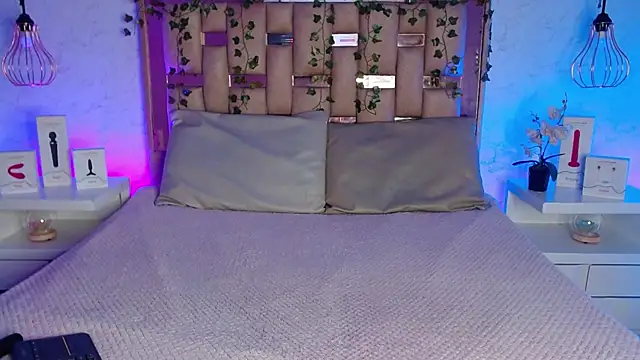 Snapshot of GigiVolkova chatting on March 10, 2025, 12:18 am GigiVolkova online show from March 10, 2025, 12:18 am