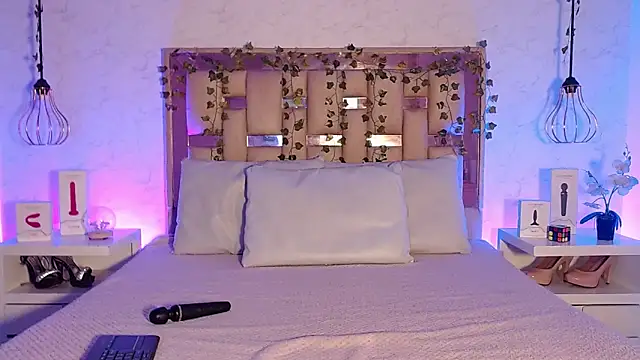 Snapshot of GigiVolkova chatting on October 13, 2025, 8:43 pm GigiVolkova online show from October 13, 2025, 8:43 pm