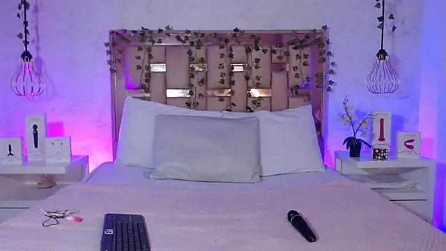 Snapshot of GigiVolkova chatting on September 10, 2025, 8:19 pm GigiVolkova online show from September 10, 2025, 8:19 pm