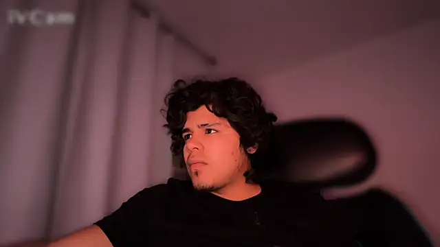 Snapshot of Naitsirc- chatting on November 5, 2025, 3:42 am Naitsirc- online show from November 5, 2025, 3:42 am