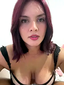 Snapshot of SabrinaVega chatting on December 6, 2024, 10:46 pm SabrinaVega online show from December 6, 2024, 10:46 pm