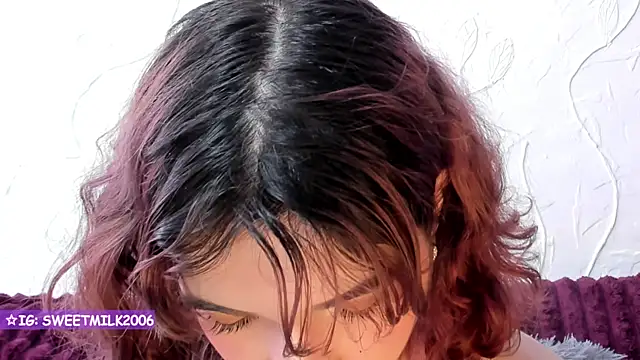 sweetmilk2006 online show from October 15, 2025, 3:42 pm