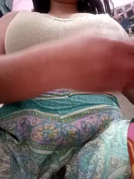 Snapshot of cute-mahek chatting on February 10, 2026, 5:50 am cute-mahek online show from February 10, 2026, 5:50 am