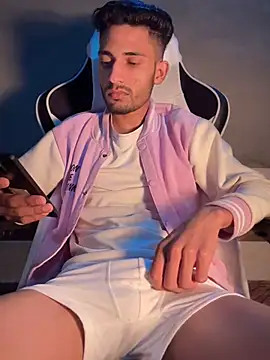 Snapshot of AjaxStar chatting on February 7, 2026, 12:57 pm AjaxStar online show from February 7, 2026, 12:57 pm