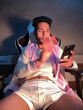 Snapshot of AjaxStar chatting on February 5, 2026, 1:07 pm AjaxStar online show from February 5, 2026, 1:07 pm