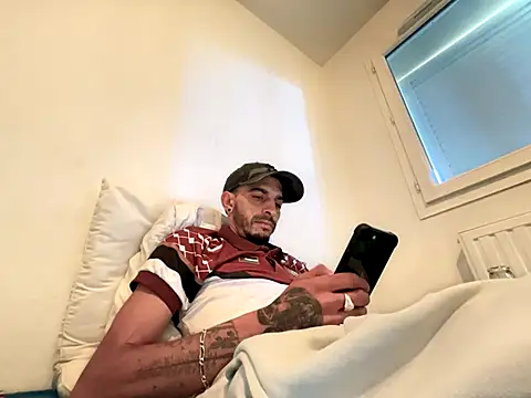 Rebeu313 online show from October 2, 2025, 9:56 am