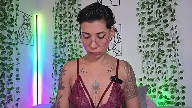Snapshot of MiaMorgan_ chatting on June 16, 2026, 3:45 pm MiaMorgan online show from June 16, 2026, 3:45 pm
