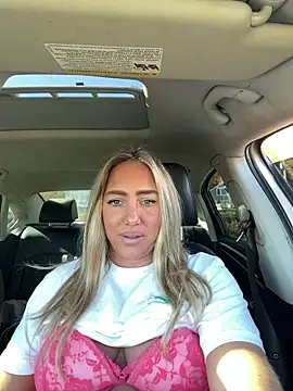 Snapshot of sunshinekisses chatting on October 18, 2025, 5:04 pm sunshinekisses online show from October 18, 2025, 5:04 pm