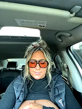 Snapshot of sunshinekisses chatting on November 24, 2025, 8:31 pm sunshinekisses online show from November 24, 2025, 8:31 pm