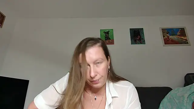 YOUR ELENA online show from January 29, 2025, 6:39 pm