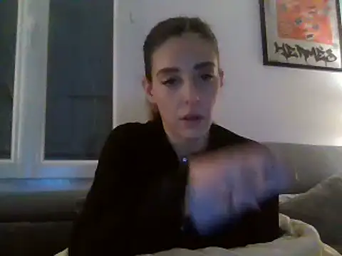 Snapshot of MissBella131 chatting on December 10, 2024, 4:38 pm MissBella131 online show from December 10, 2024, 4:38 pm