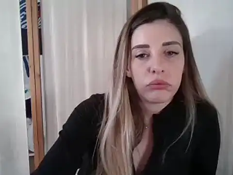 Snapshot of MissBella131 chatting on December 27, 2024, 2:43 pm MissBella131 online show from December 27, 2024, 2:43 pm