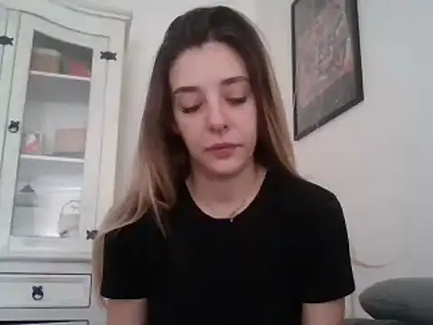 Snapshot of MissBella131 chatting on December 19, 2024, 11:07 am MissBella131 online show from December 19, 2024, 11:07 am