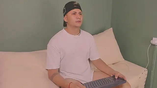 mathias cocks online show from September 13, 2025, 9:48 pm