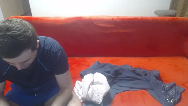 AngelAndDevil92 online show from January 28, 2025, 5:56 pm